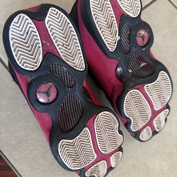 Jordan 13 Retro
Bred 2013 BLACK/VARSITY RED-WHITE - Picture 4 of 5